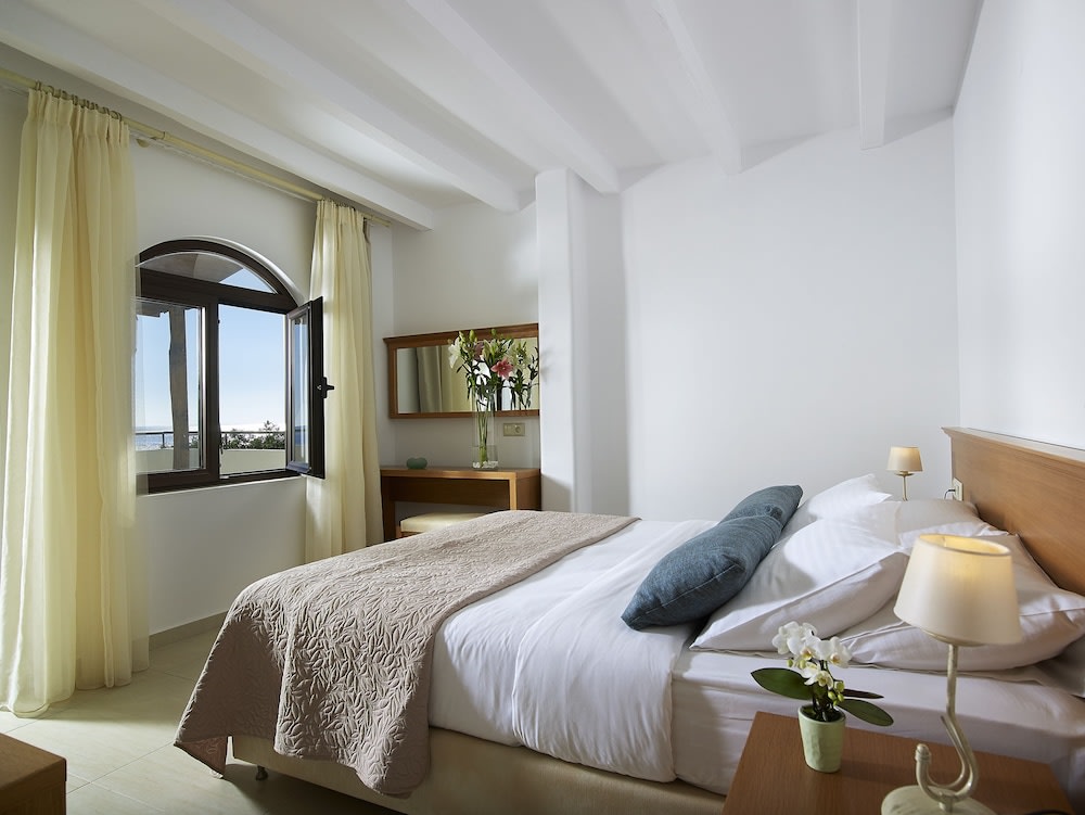 Coriva Beach Hotel & Bungalows 2