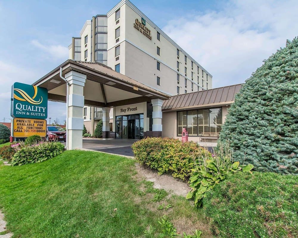 Quality Inn & Suites Bay Front 1