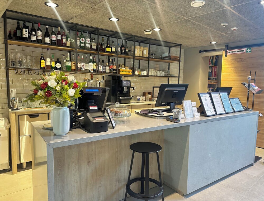 Pilot Airport Hotel 4