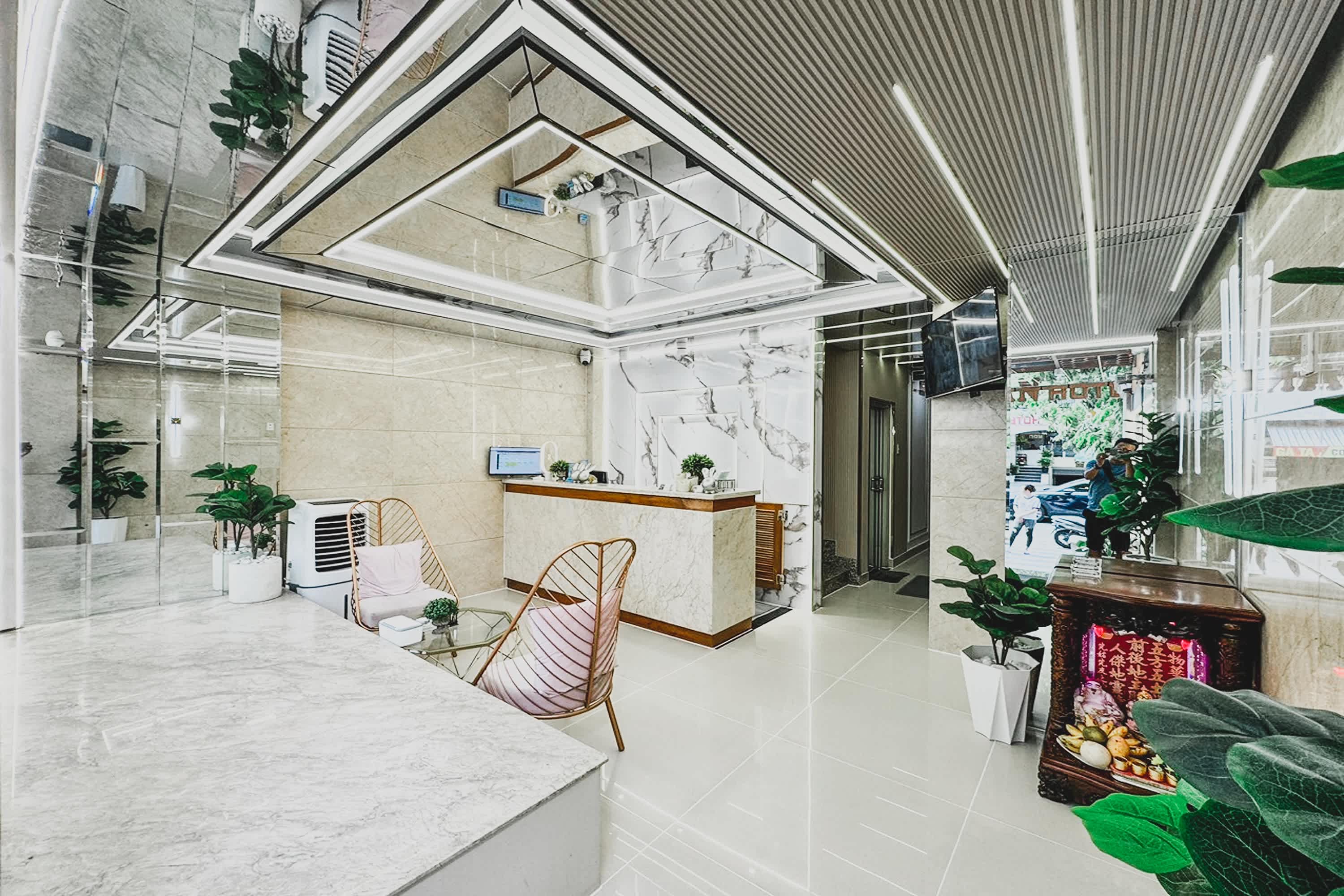 Ngoc San San Hotel By Zuzu 1