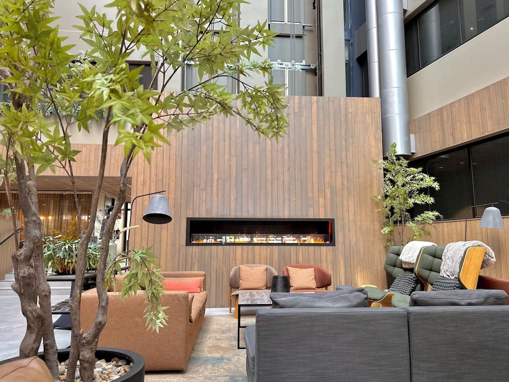 Skyline Airport Hotel 5