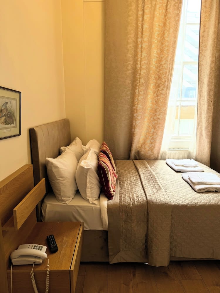 ABC Hyde Park Hotel 2