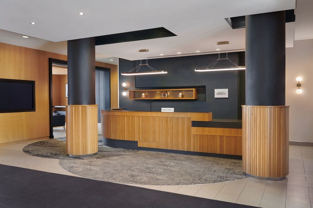 Residence Inn by Marriott Calgary Airport 2