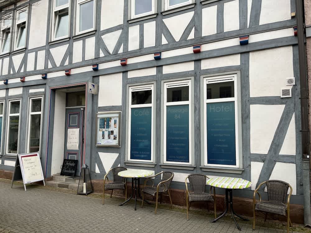 Passage 84 - Hotel & Café 1