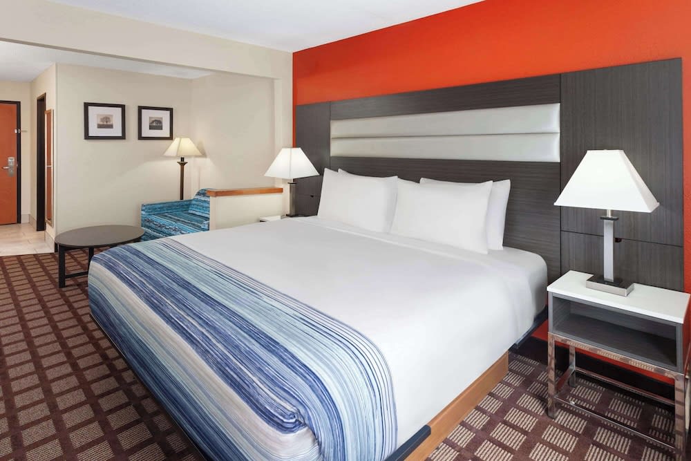 AmericInn by Wyndham Hudson 5