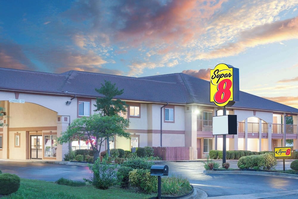 Super 8 by Wyndham Decatur Priceville 1