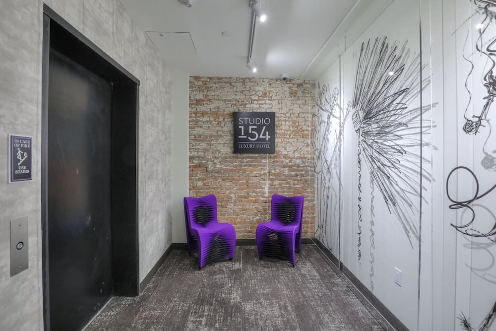 Studio 154 Hotel 2