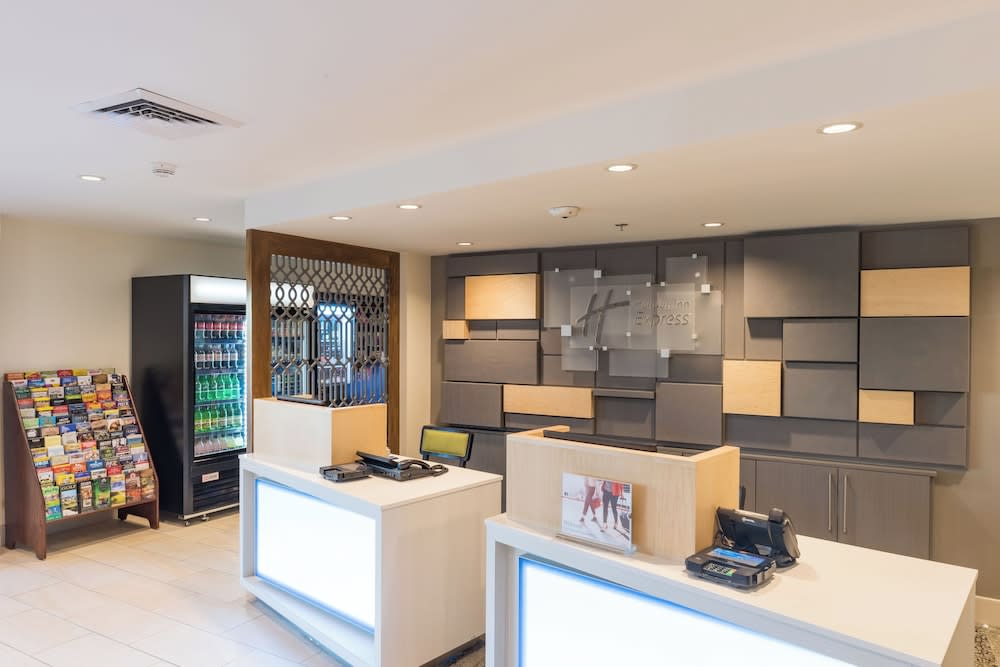 Holiday Inn Express CHARLESTON US HWY 17 & I-526 by IHG 2