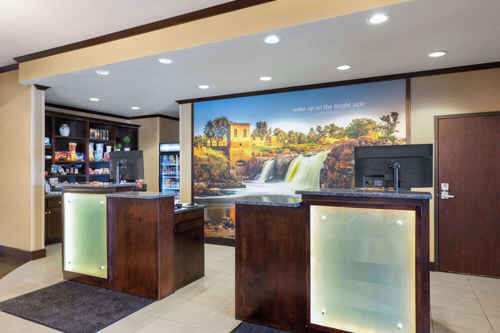 La Quinta by Wyndham Sioux Falls 2