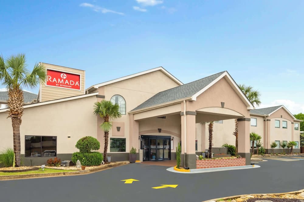 Ramada by Wyndham Locust Grove 1