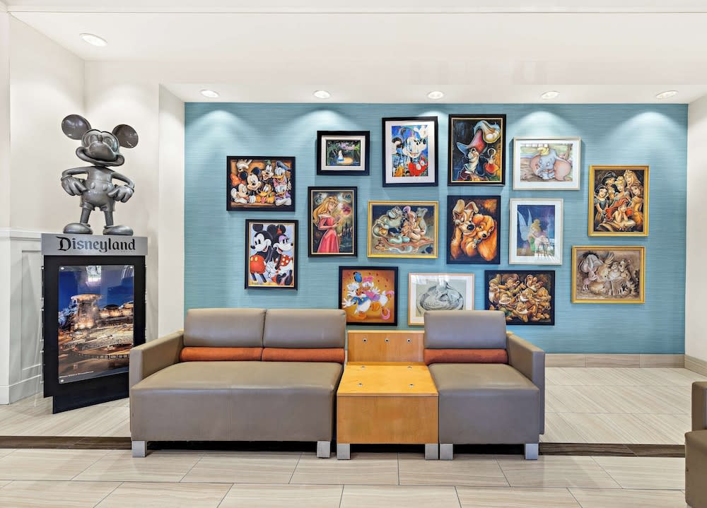 Sonesta Anaheim Resort Area 4