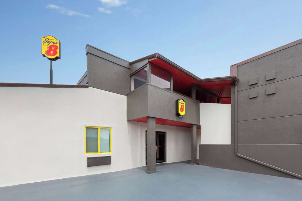 Super 8 by Wyndham Bridgeport/Clarksburg Area 1
