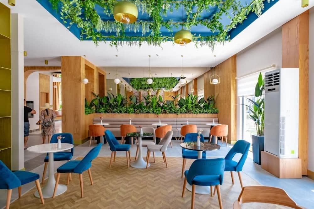 La Benata Beach Hotel 2
