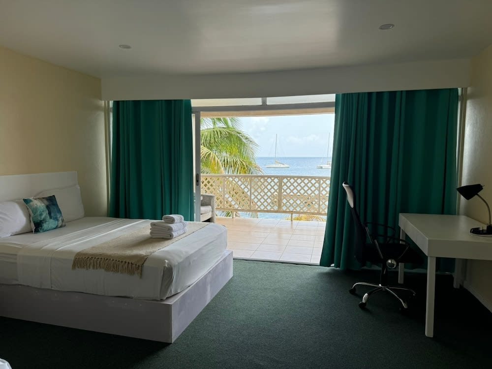 Point Bay Resort 1