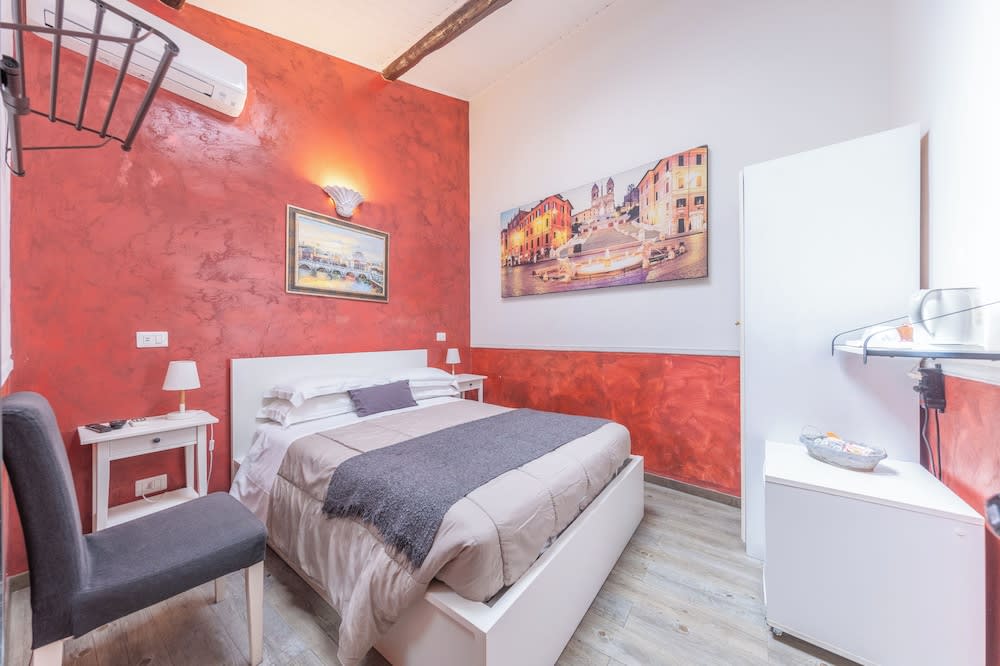 Room-small Double Room in History House 5