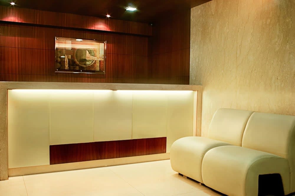 Hotel Lucky Bandra 1