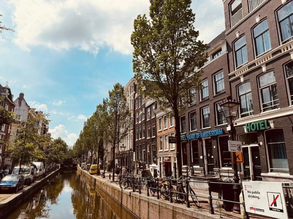 Heart of Amsterdam Hostel 1