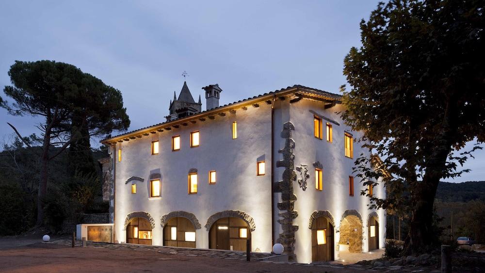 B&B La Rectoria de Sant Miquel de Pineda 1