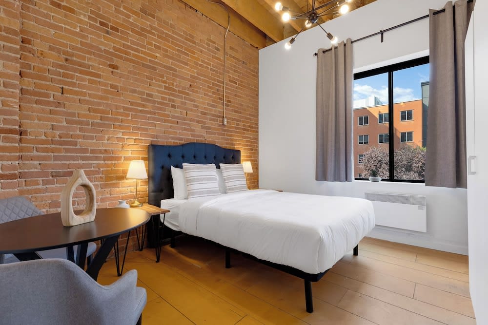 The Little Prince Rooms-Old Montreal 1