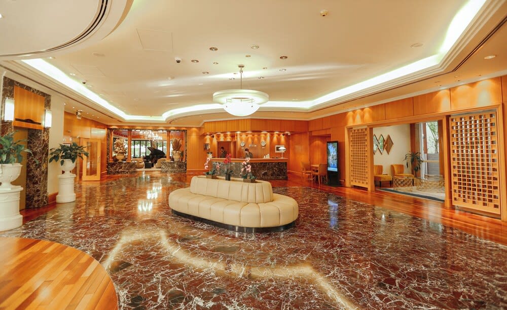 Dubai Marine Beach Resort & Spa 2