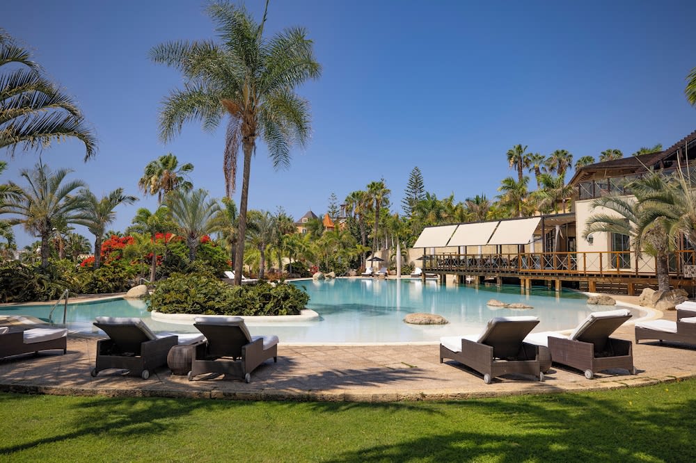 The Villas at Bahia del Duque 1