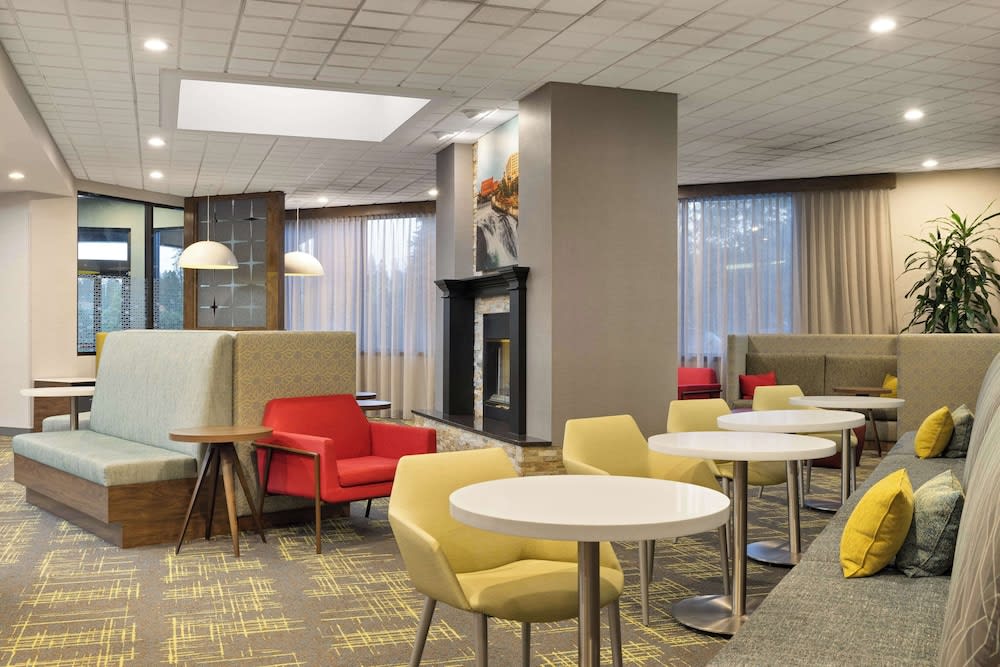 Hampton Inn Spokane 2