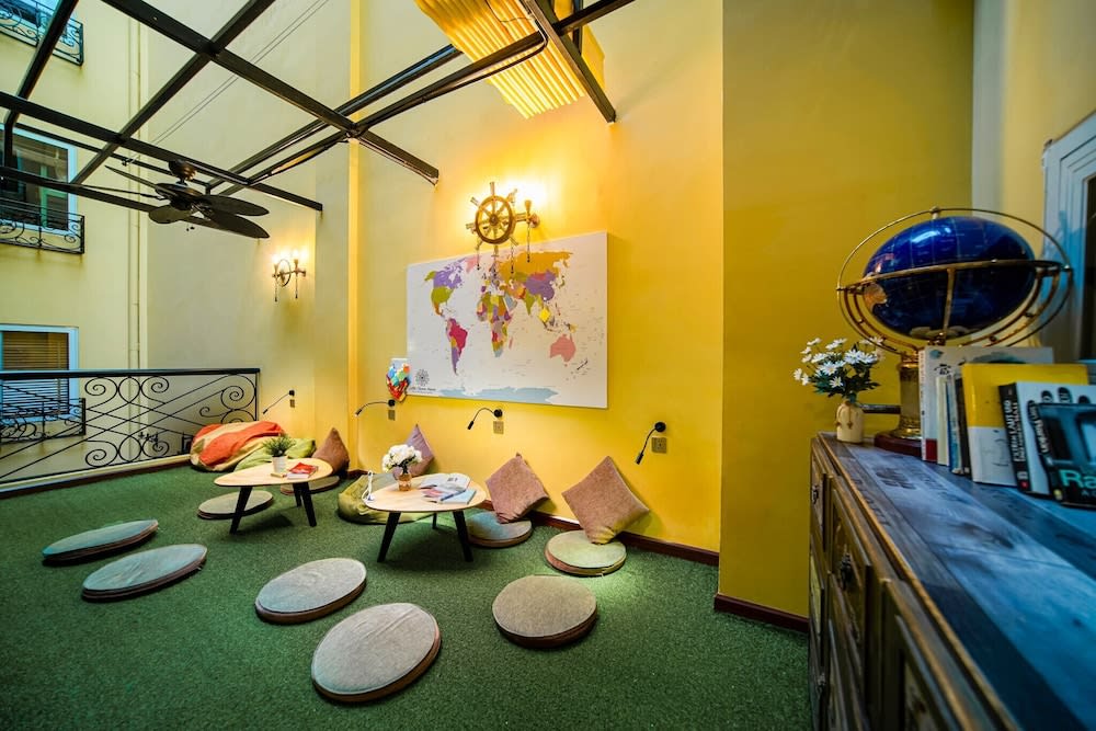 Little Charm Hanoi Hostel 2