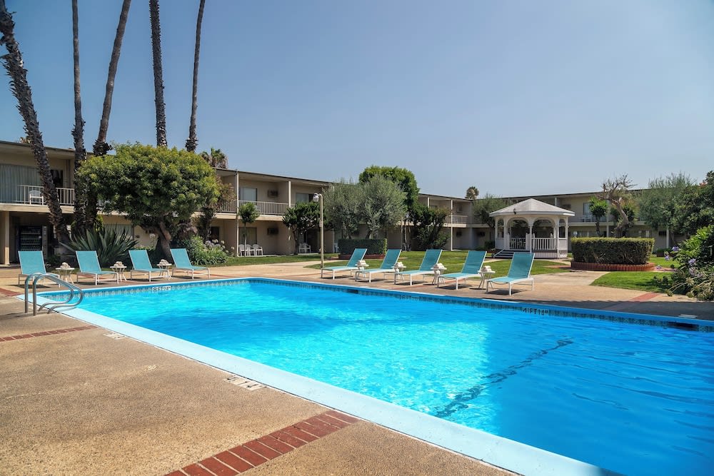 Golden Sails Hotel 1