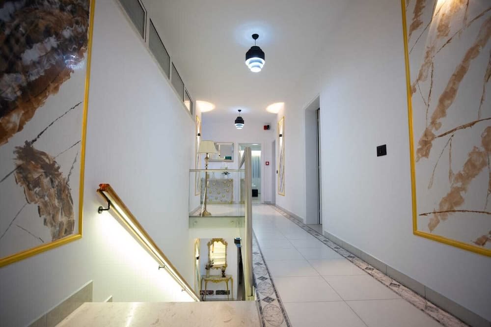 Frekel Hotel 2