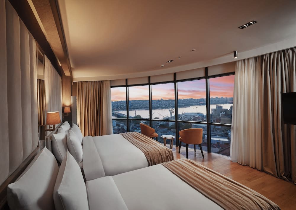 The Hotels, Galata 1