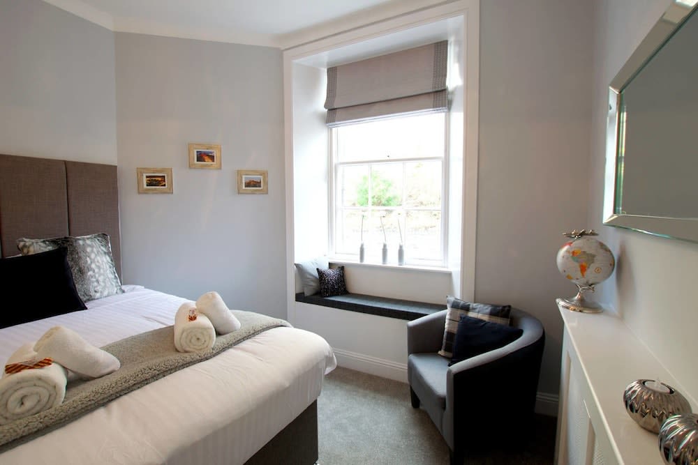 JOIVY Unique Old Town Stay under Edinburgh Castle 2