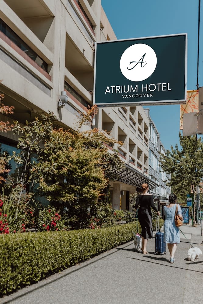 Atrium Hotel Vancouver 1