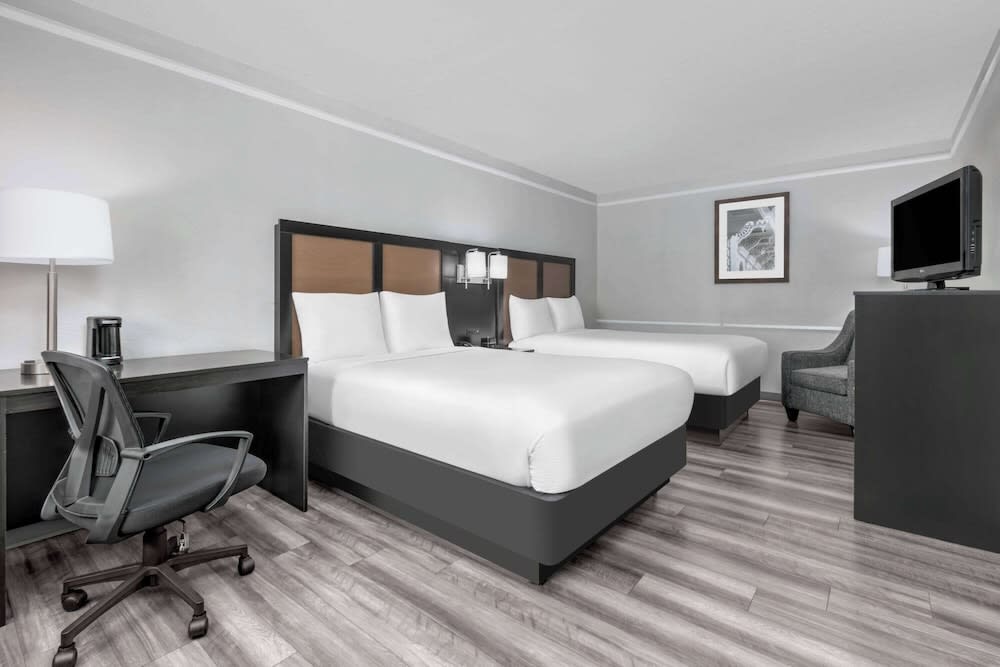 Baymont by Wyndham Austin University Area 1