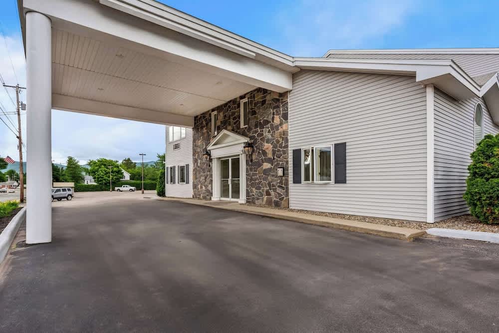 Quality Inn & Suites Gorham Riverside 1