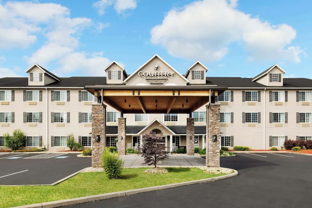 Country Inn & Suites by Radisson, Big Flats (Elmira), NY 1