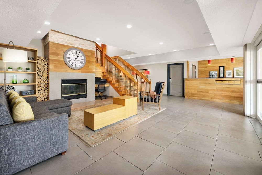 Country Inn & Suites by Radisson, Big Flats (Elmira), NY 2