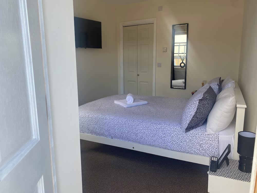 Prince Of Wales Rooms 2