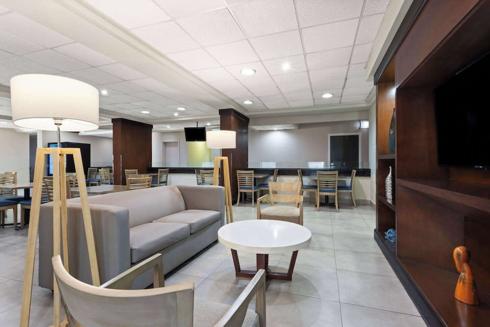 Wyndham Garden Monterrey Aeropuerto 3