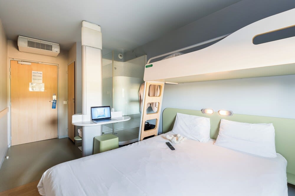 ibis budget Amberieu en Bugey/Chateau Gaillard A42 3