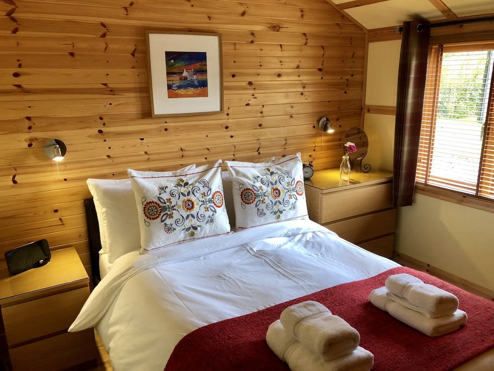 Rashfield Sheilings - Romantic Riverside Lodges near Dunoon & Pucks Glen 2
