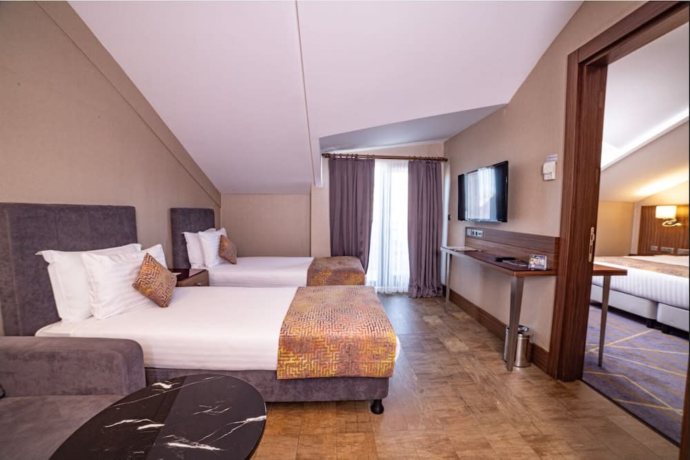 Ramada by Wyndham Istanbul Alibeykoy 5