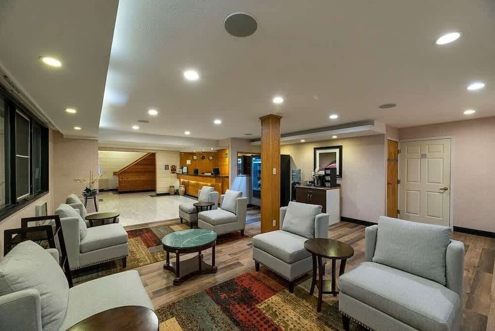 Prestige Riverside Lodge Quesnel 1