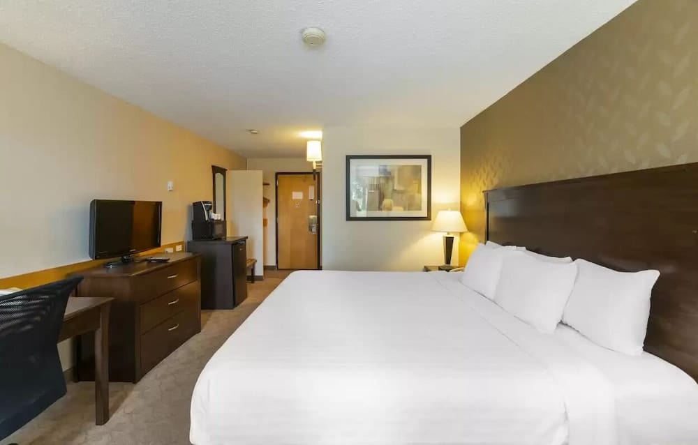 Prestige Riverside Lodge Quesnel 2
