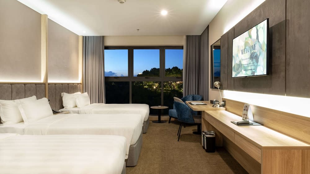 Wyndham Garden Legend Halong 4