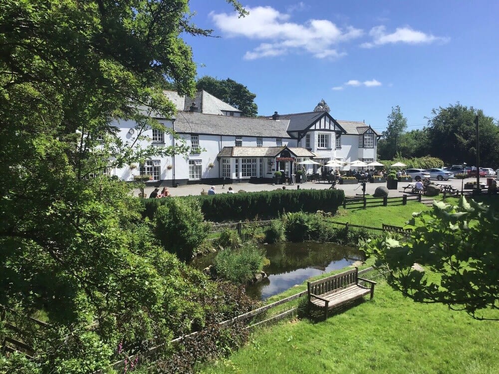 Two Bridges Hotel 1
