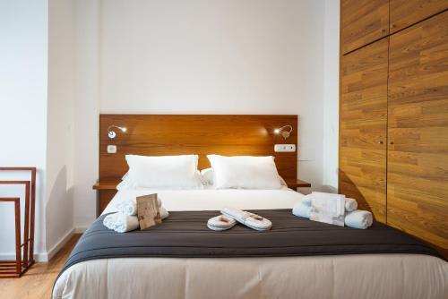 Minimal Rooms by ELE Apartments 1