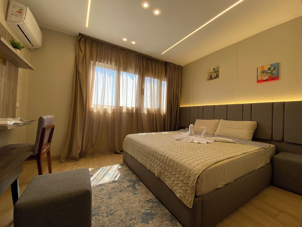 Holy Sheet Plus - Boutique Hotel 1