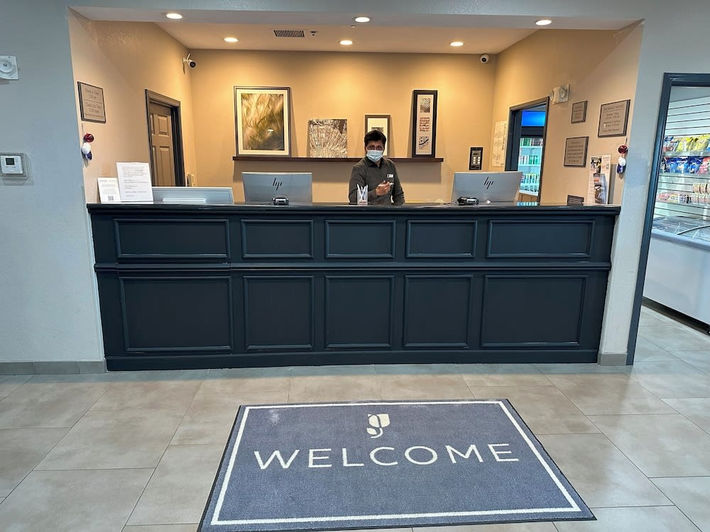 Country Inn & Suites by Radisson, Chicago O'Hare South, IL 4