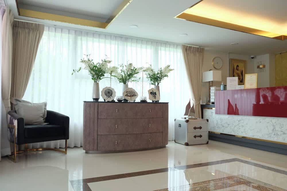 Christella Hotel Laemchabang 2