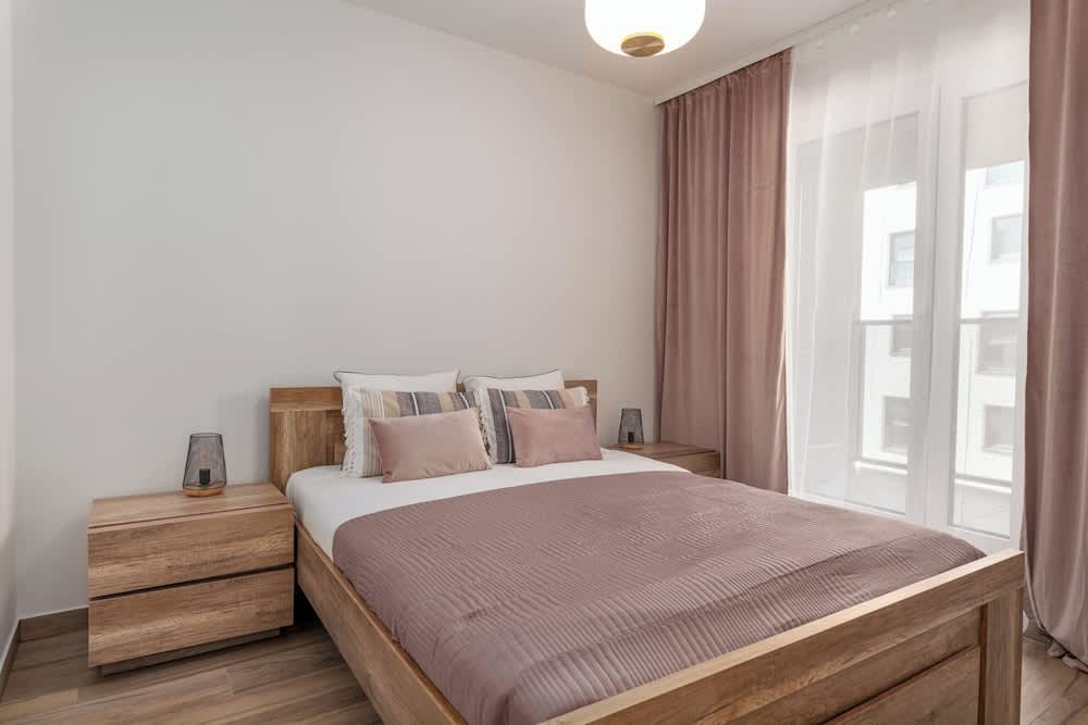 Pure Rental Premium Apartments - Free Parking & AC 2